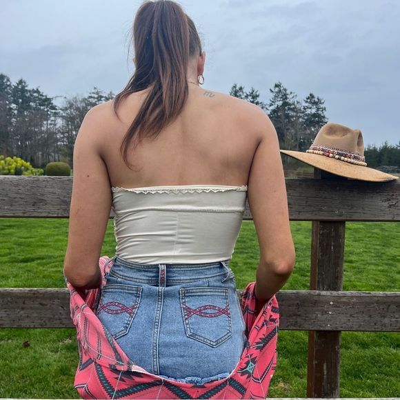 VINTAGE LACY STRAPLESS BODYSUIT SIZE MEDIUM - Picture 3 of 9